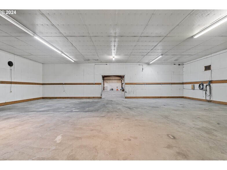 More Photos Of 1845 N 1st Pl, Hermiston Warehouse For Sale