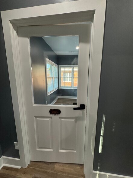 More Photos Of 301-304 Macy Dr, Roswell Medical For Lease