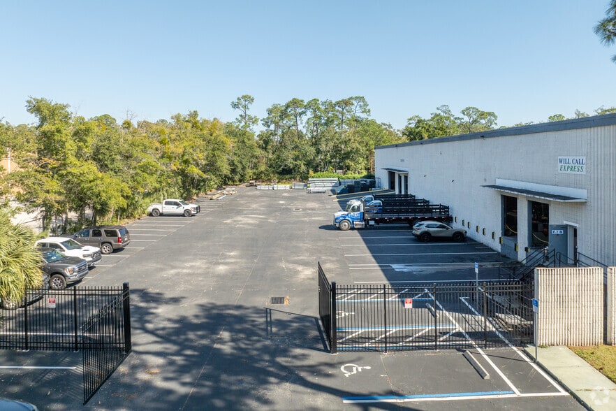More Photos Of 8051 Bayberry Rd, Jacksonville Warehouse For Sale