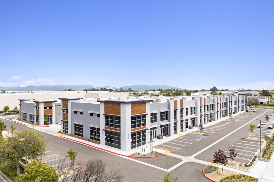 More Photos Of 1400 Graves Ave, Oxnard Distribution For Sale