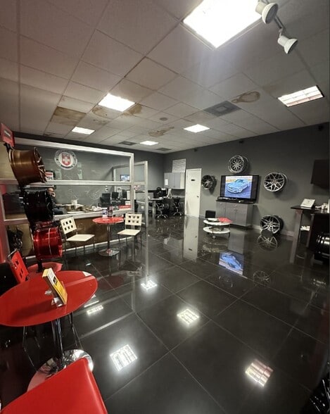 More Photos Of 10200 NW 25th St, Doral Light Distribution For Sale