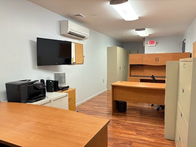 More Photos Of 94-1388 Moaniani St, Waipahu Warehouse For Lease