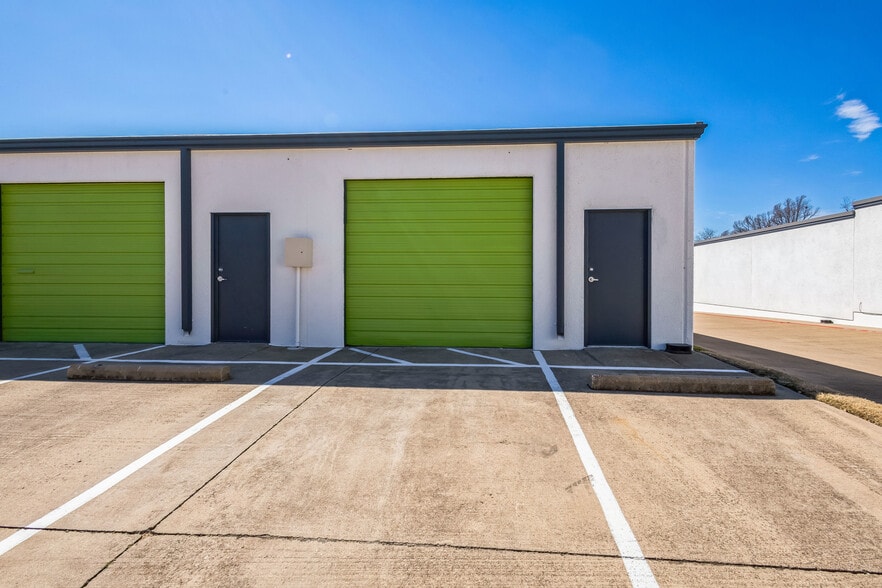 More Photos Of 4412-4414 Southwest Blvd, Fort Worth Unknown For Lease