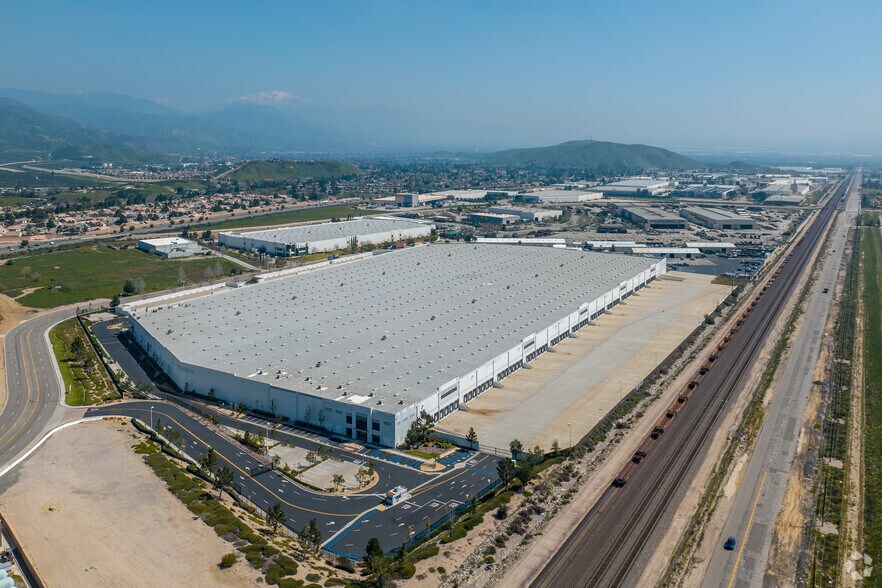 More Photos Of 5690 Industrial Pky, San Bernardino Distribution For Lease