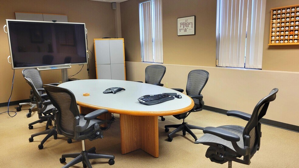 More Photos Of 363 Pickering Rd, Rochester Light Manufacturing For Sale