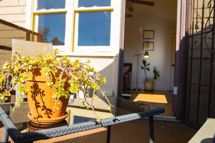 More Photos Of 531 E Lynwood St, Phoenix Office Residential For Sale