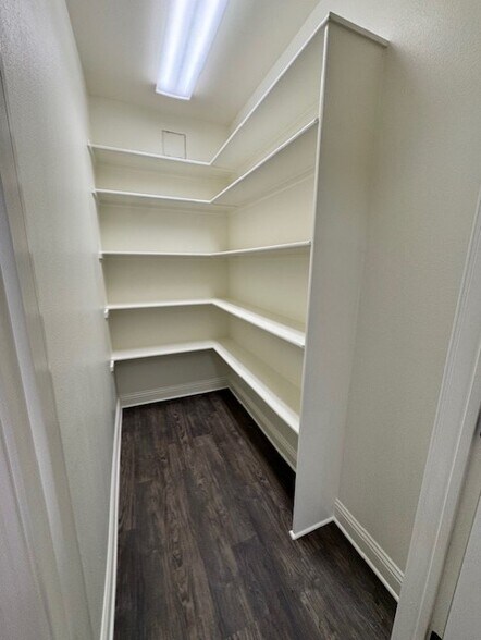 More Photos Of 4356 Roy Rd, Shreveport Flex For Lease