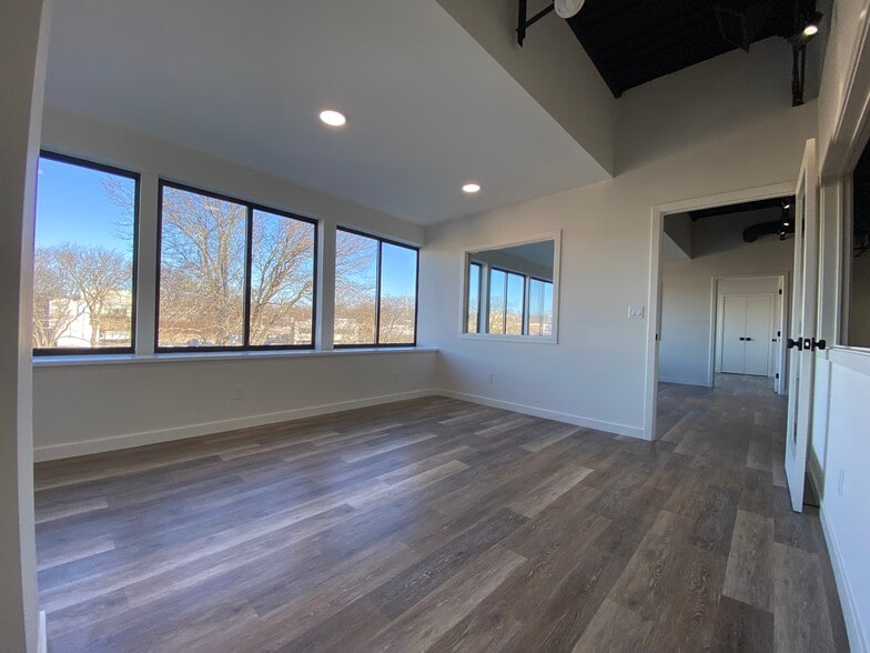 More Photos Of 16 River St, Norwalk Medical For Lease