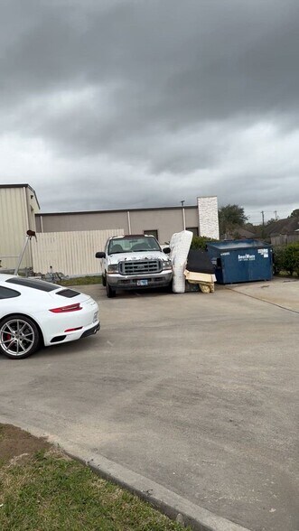 Primary Photo Of 371-1/2 Columbia Memorial Parkway, Kemah Unknown For Lease