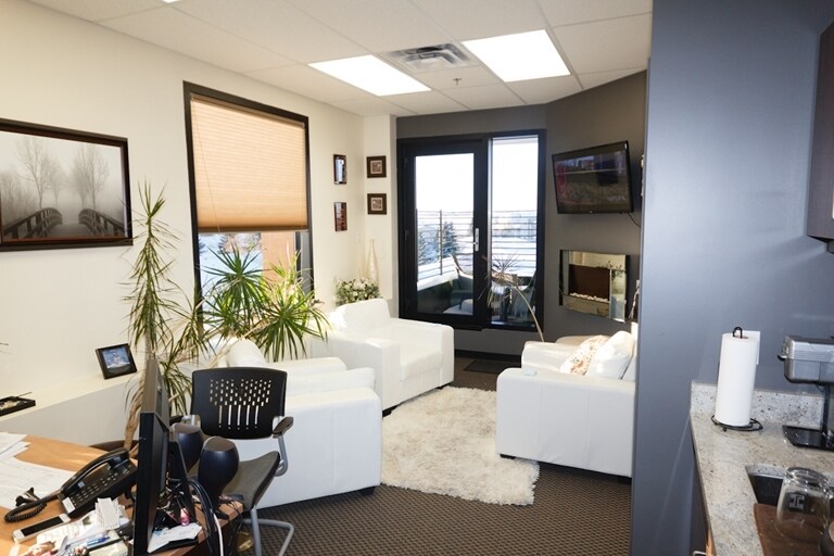 More Photos Of 9940 99th Ave, Fort Saskatchewan Office For Lease