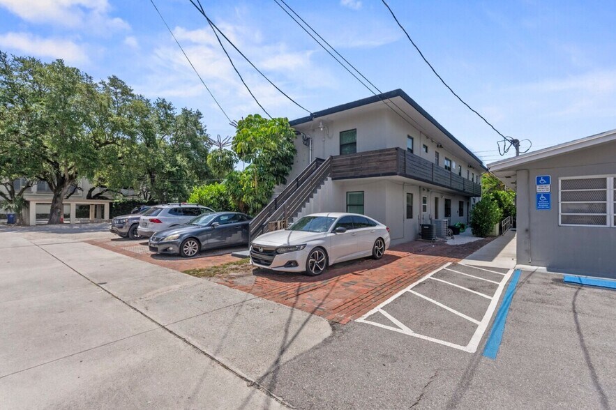 More Photos Of 1215 E Broward Blvd, Fort Lauderdale Apartments For Sale