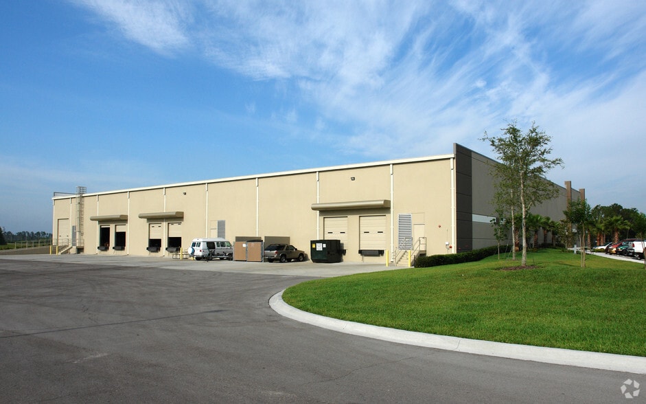 More Photos Of 6420 Hazeltine National Dr, Orlando Manufacturing For Sale