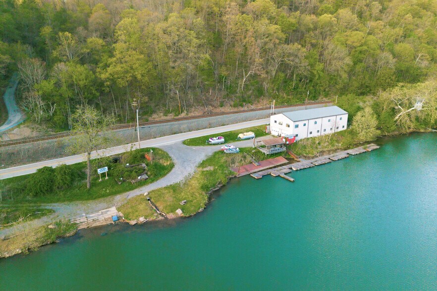 More Photos Of 490 Fort Martin Rd, Maidsville Flex For Sale