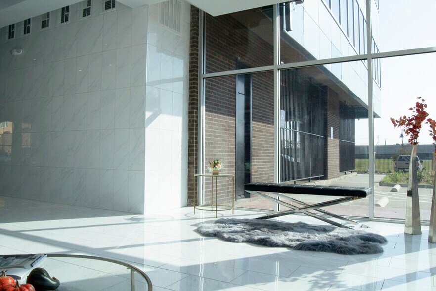 More Photos Of 1220 W Trinity Mills Rd, Carrollton Office Residential For Lease