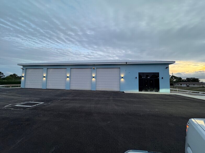 Primary Photo Of 121 Gretchen Ave S, Lehigh Acres Warehouse For Lease