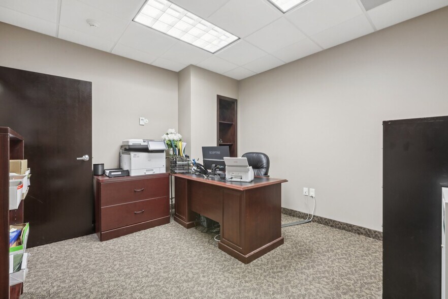 More Photos Of 401 Hamburg Turnpike, Wayne Medical For Sale