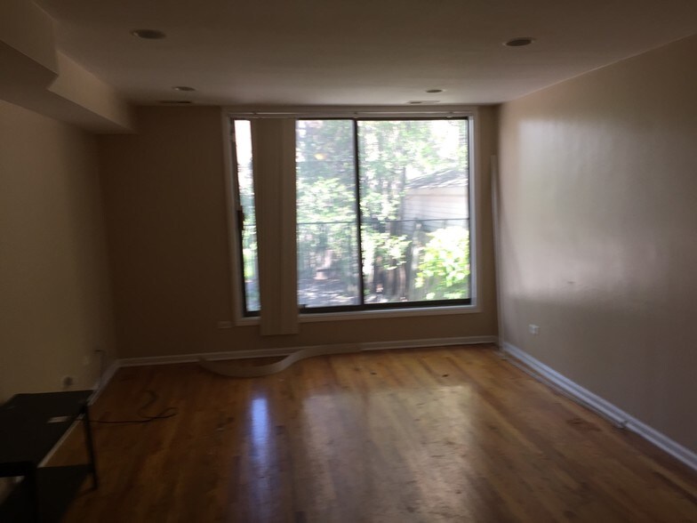 More Photos Of 2720 E 75th St, Chicago Apartments For Sale