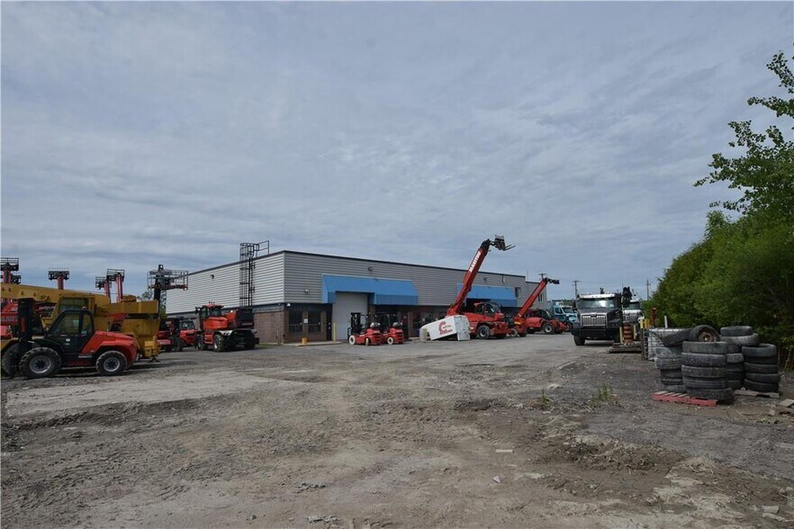 More Photos Of 2627 Edinburgh Pl, Ottawa Warehouse For Lease