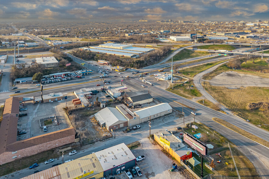 More Photos Of 1808 Bomar Ave, Fort Worth General Retail For Sale