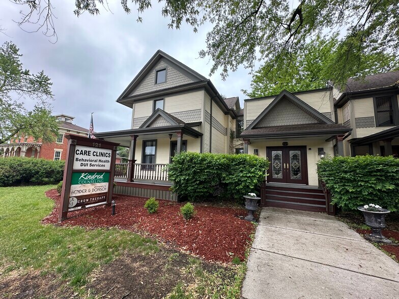 More Photos Of 121 N Washington St, Naperville Medical For Sale