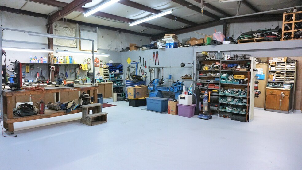 More Photos Of 48 County Road 3495, New Site Marina For Sale