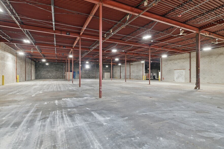 More Photos Of 120 Tapley St, Springfield Warehouse For Lease