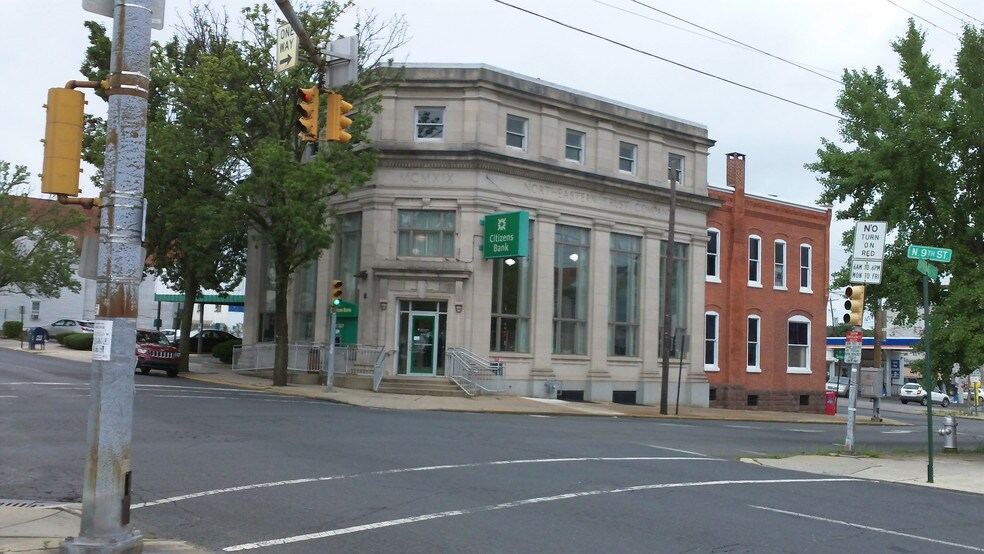 More Photos Of 936 N 9th St, Reading Bank For Sale