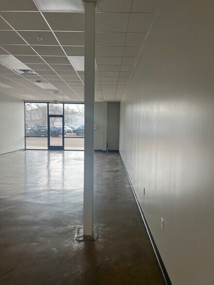 More Photos Of 200-800 Merchants Dr, Oxford Unknown For Lease