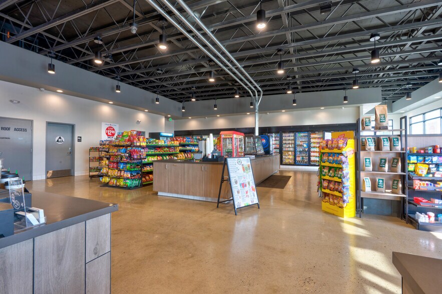 More Photos Of 2510 E Pacheco Blvd, Los Banos Service Station For Sale