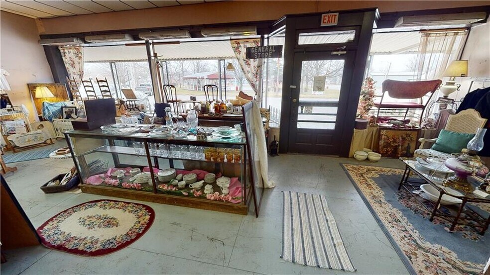 More Photos Of 116 N Illinois St, Chrisman Storefront Retail Residential For Sale