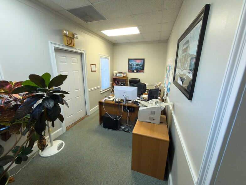 More Photos Of 3385 Hall Cir, Duluth Office For Sale