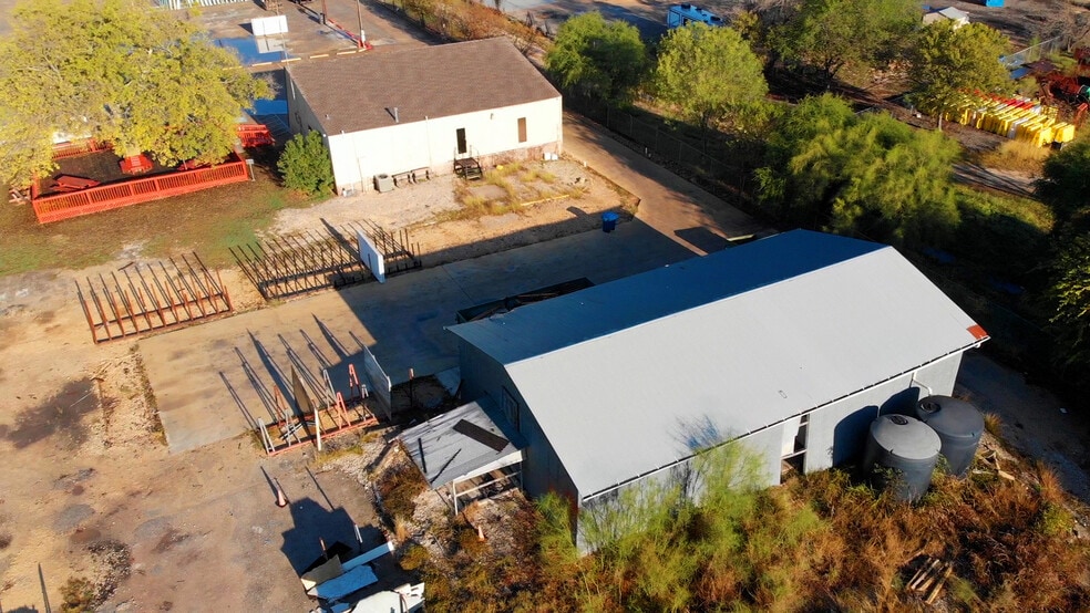 More Photos Of 11530 Jones-maltsberger Rd, San Antonio Service For Sale
