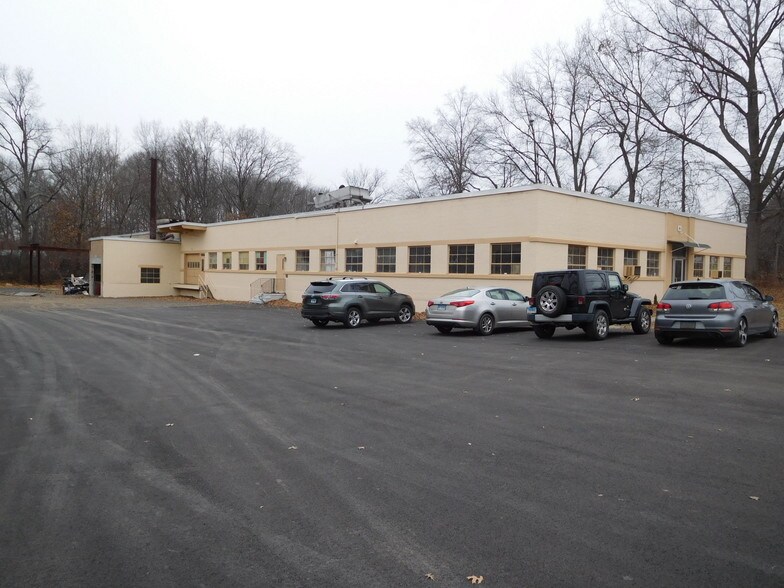 More Photos Of 95 Granby St, Bloomfield Manufacturing For Sale