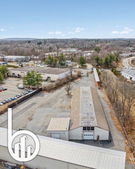More Photos Of 166 Colonial Rd, Manchester Showroom For Lease