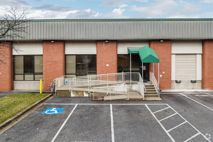 More Photos Of 3341 75th Ave, Landover Warehouse For Lease