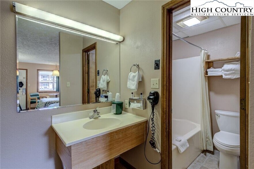 More Photos Of 341 N Main St, Sparta Hospitality For Sale