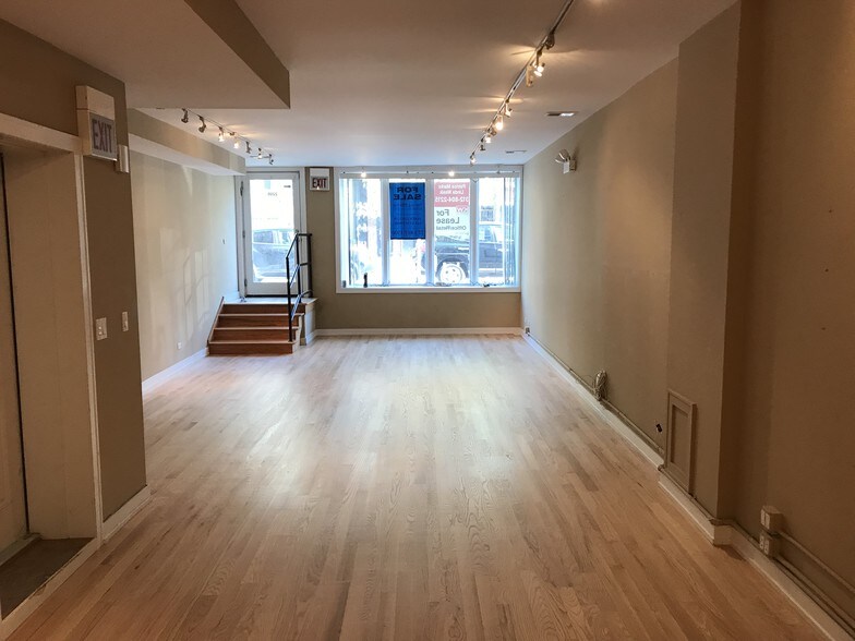 More Photos Of 2205 W Roscoe St, Chicago Storefront Retail Residential For Lease