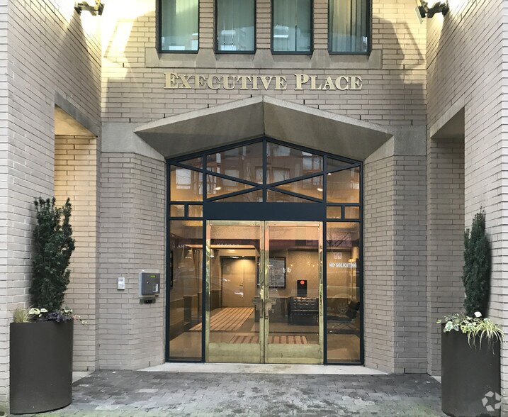 More Photos Of 1080 Howe St, Vancouver Office For Sale