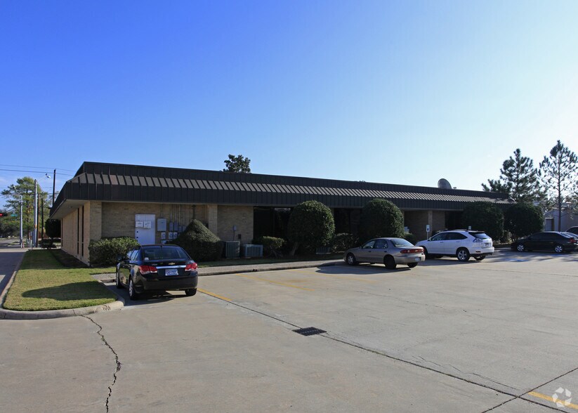 More Photos Of 700 S Friendswood Dr, Friendswood Office For Sale