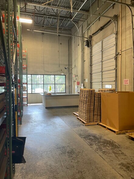 More Photos Of 270 Riverside Pky, Austell Distribution For Lease