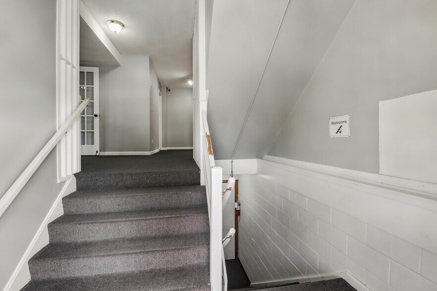 More Photos Of 104 E Barker St, Rice Lake Flex For Sale