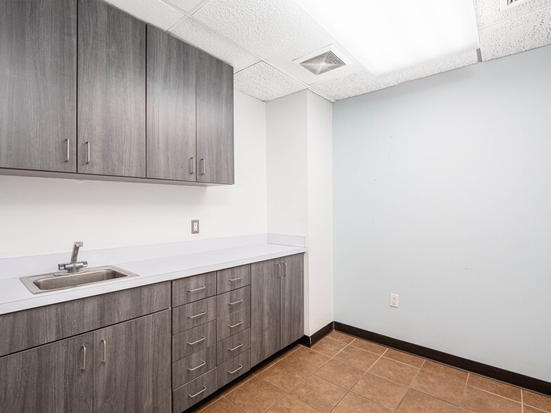 More Photos Of 30 W 60th St, New York Apartments For Lease