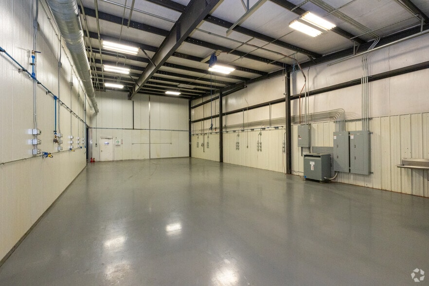 More Photos Of 12555 Energy Rd, Fort Morgan Manufacturing For Lease