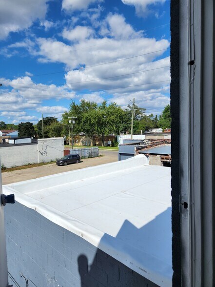 More Photos Of 13507 Auburn St, Detroit Industrial For Sale