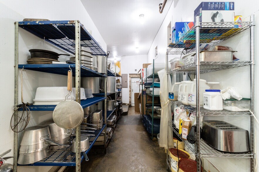 More Photos Of 311 Main St, Bandera Restaurant For Sale