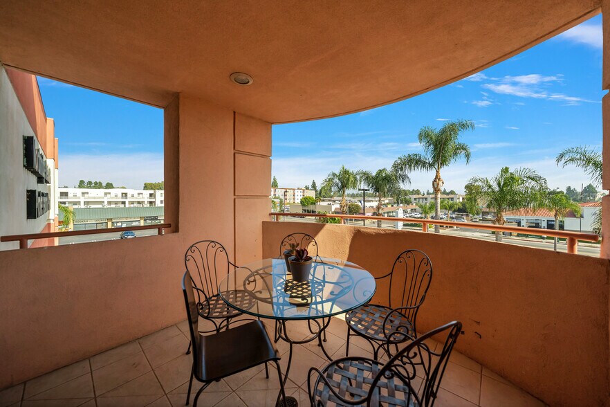 More Photos Of 9535 Reseda Blvd, Northridge Medical For Lease