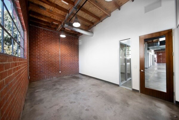 More Photos Of 3003 Pennsylvania Ave, Santa Monica Loft Creative Space For Lease