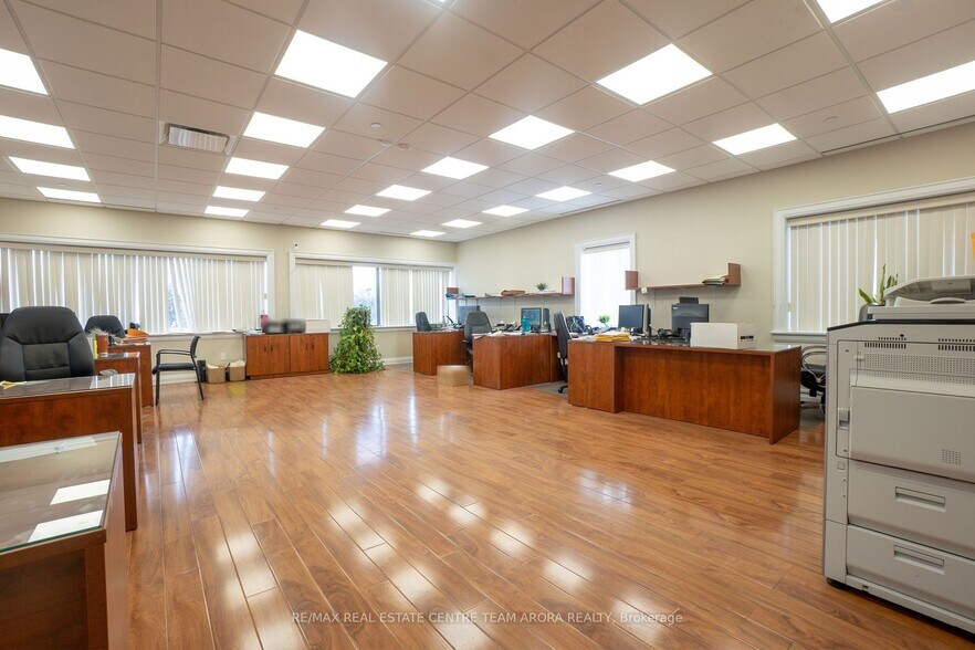 More Photos Of 1804 Alstep Dr, Mississauga Office For Lease