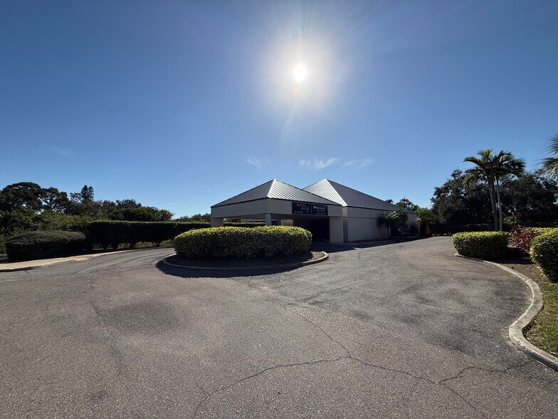 More Photos Of 6000 Gulfport Blvd S, Gulfport Office For Lease