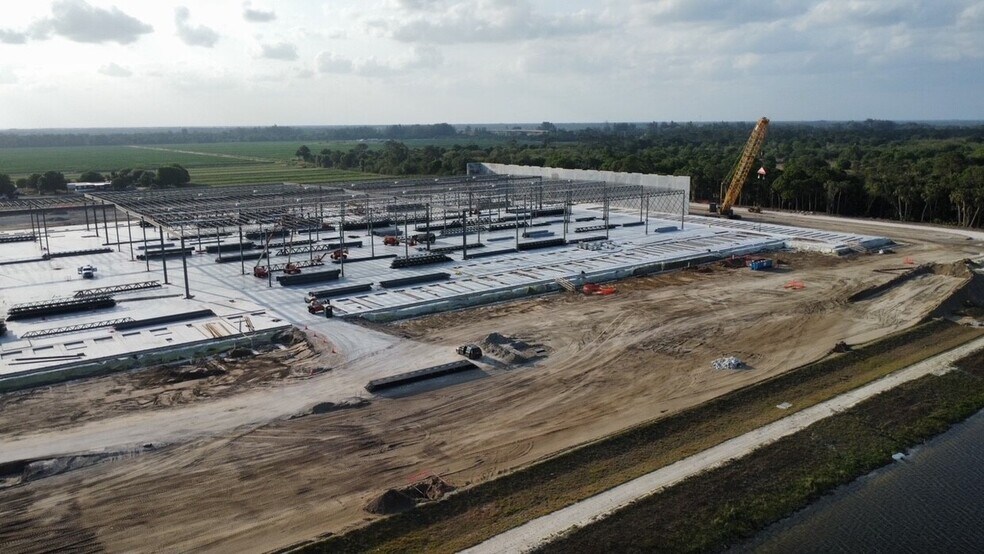 More Photos Of 2400 SW Gateway Pl, Stuart Distribution For Sale